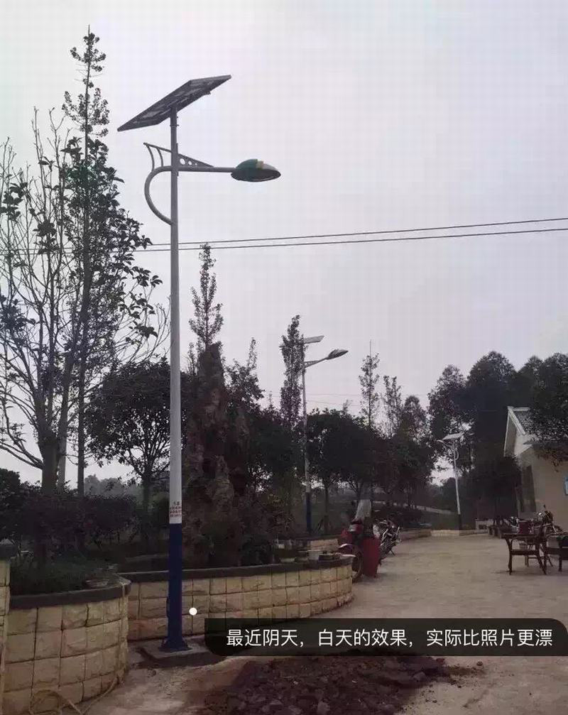 江西吉首新農村建設太陽能路燈安裝案例